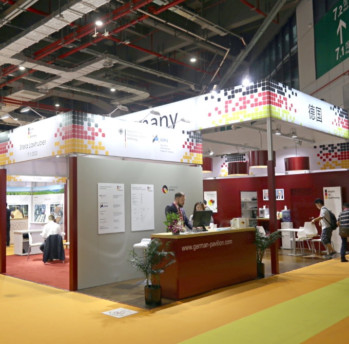 Die Projekte betreuen wir in allen Leistungsphasen von Entwurf und Gestaltung, Konstruktion und Ausschreibung über die Bauleitung und Abnahme bis zur Dokumentation.